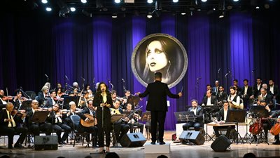 الفرقة المصرية للموسيقى والغناء تقدم أشهر أغاني فيروز على مسرح السامر | صور