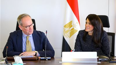 المشاط تلتقي ممثلي السفارة وهيئة التعاون الإنمائي السويدية لمناقشة العلاقات الاقتصادية والاستثمارية 