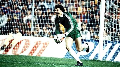 وفاة دوكادام حارس مرمى فريق ستيوا بوخارست التاريخي عن عمر يناهز 65 عامًا