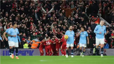  بسبب الهتافات المسيئة.. اعتقال 9 أشخاص في مباراة ليفربول ومانشستر سيتي بالدوري الإنجليزي