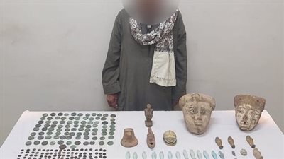 ضبط 409 قطع أثرية بحوزة شخص في أسيوط