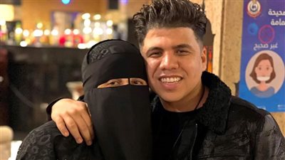 عمر كمال يحتفل بعيد ميلاد والدته: ربنا حاطط إيده عليا عشانها