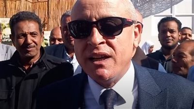 محافظ الأقصر يوجه برفع كفاءة الطرق: سعيد باستقبال الأهالي.. ودي البداية وهنكمل| بث مباشر