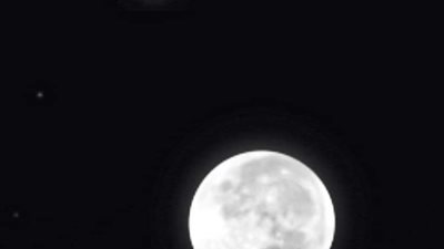 البحوث الفلكية: اقتران القمر مع النجم ريجولس غدًا.. ويمكن رؤيته بالعين المجردة 