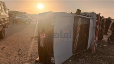 تفاصيل إصابة 7 أشخاص في حادث تصادم سيارتين بالطريق الصحراوي بقنا |بث مباشر 