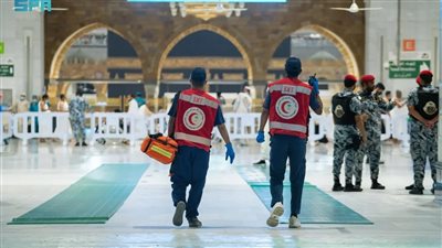 الهلال الأحمر السعودي يعيد النبض لمعتمرة مصرية توقف قلبها بالمسجد الحرام 