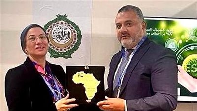 بنك التعمير والإسكان يحصد الجائزة الذهبية للتمويل الأخضر في COP29 بأذربيجان