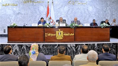 بسبب ملفات التصالح.. محافظ سوهاج: استمرار العمل بالمراكز التكنولوجية أيام العطلات الرسمية