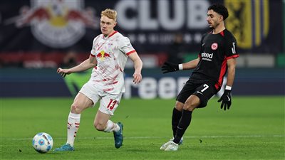 بمشاركة مرموش.. فرانكفورت يغادر كأس ألمانيا بعد الخسارة أمام لايبزيج بثلاثية