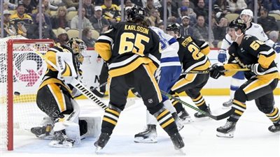 بسبب الجليد.. دراسة تحذر لاعبي الهوكي من الإصابة بارتجاج الدماغ