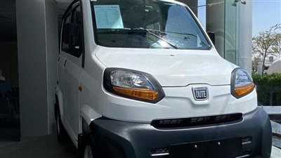 محافظ أسوان يعلن فتح باب التراخيص للمركبات الخفيفة تمهيدًا لإحلالها بمركبات التوك توك 