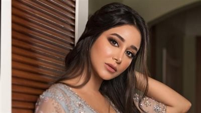 أسيل عمران: خضعت لعملية تجميد بويضات.. وبتعالج من الغدة بقالي 5 سنين