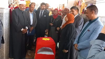 ضمن فعاليات مبادرة بداية.. افتتاح معرض الوسائل التعليمية لرياض الأطفال بمنطقة سوهاج الأزهرية