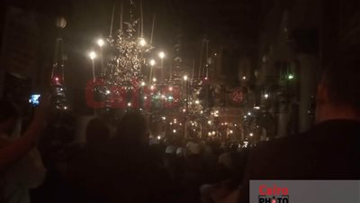 على أضواء الشموع.. بدء الاحتفال بذكرى استشهاد القديسة كاترين وسط آلاف السائحين| صور 