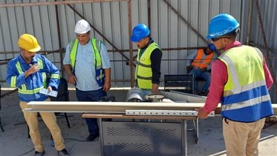 وزير العمل يُعلن استخراج شهادات مزاولة الحرفة بالمجان لـ 7516 عاملًا في الضبعة