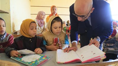 التعليم: قد يتم تحديث المحتوى التعليمي كل 3 سنوات ومركز تطوير المناهج يعمل على ذلك