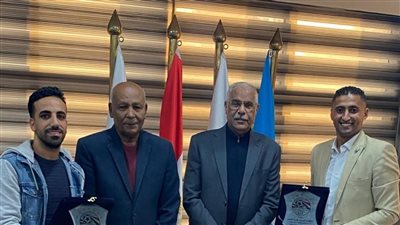 جمال علام ومشهور يكرمان الحكمين التونسي وأحمد ربيع ياسين بعد إنقاذ حياة لاعبيّن