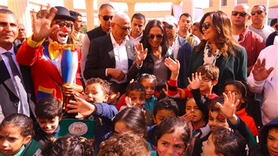 وزيرتا التضامن والتنمية المحلية تتفقدان قوافل السعادة للأطفال وحملة سكن ودفا بالمدينة الشبابية الدولية بالعريش| صور