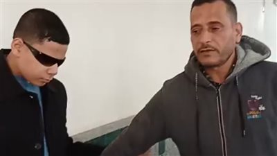 النور مكانه في القلوب.. الشيخ يوسف يختم القرآن بالسمع في عمر الـ 15: بشوف بنور الله| صور وفيديو 