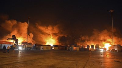 إسرائيل تهاجم السفن العسكرية الراسية في ميناء اللاذقية السوري 