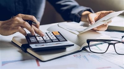 القطاع الخاص غير النفطي في مصر يسجل أبطأ انكماش خلال 3 أشهر