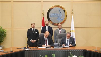 وزير النقل يشهد توقيع اتفاق لإنشاء أول مشروع في مصر لتخريد السفن بميناء دمياط 
