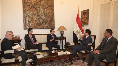 وزير الثقافة يلتقي سفير فرنسا بالقاهرة لبحث تعزيز التعاون الثقافي والإبداعي