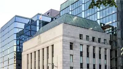 بنك كندا المركزي يخفض أسعار الفائدة إلى 3.25%
