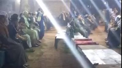 أسرة محمود أحد ضحايا حادث ميكروباص أسيوط تستقبل واجب عزائه| بث مباشر 