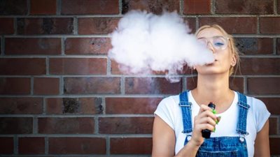 دراسة: التدريب والدعم عبر الهاتف يساعد الشباب على الإقلاع عن التدخين