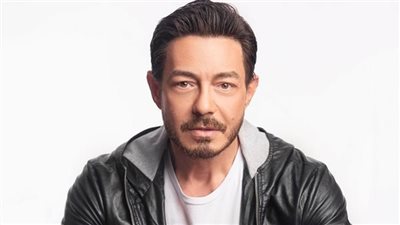 أحمد زاهر: بنصح بناتي بالتحلي بالتواضع دائمًا