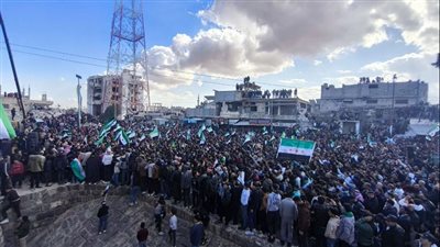 جمعة النصر.. ملايين السوريين يملأون الساحات احتفالًا بسقوط نظام الأسد