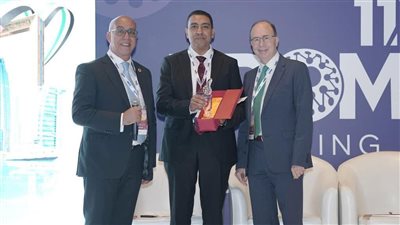 فوز جامعة سوهاج بجائزة أفضل بحث بمؤتمر دبي الدولي للعيون