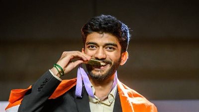 في سن الـ18 عاما.. جوكيش دوماراجو أصغر بطل عالم في الشطرنج الكلاسيكي