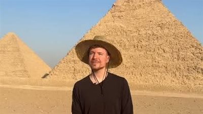 السياحة ترد على أنباء تأجير مستر بيست منطقة أهرامات الجيزة 100 ساعة: عارٍ من الصحة.. ولم نغلق المنطقة ساعة واحدة