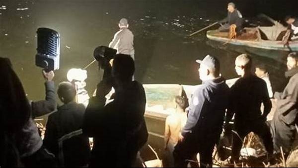 البحث عن ضحايا ميكروباص