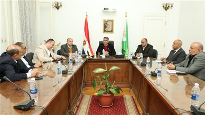 محافظ الجيزة يبحث مقترحا للتوسع والتخطيط لمنظومة أسواق الجملة: نسعى لتوفير تجربة حضارية متكاملة