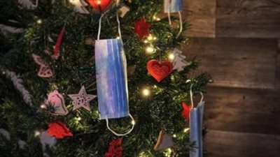 أبرزها الربو.. تحذيرات من مخاطر صحية مرتبطة بـ عيد الميلاد