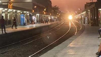 قلبه توقف..وفاة شاب سوداني على رصيف محطة قطار الأقصر