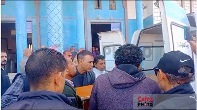 وصول جثمان والدة عصام الحضري لتشييع الجنازة| صور