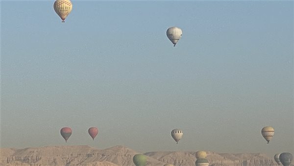 البالون الطائر بالأقصر