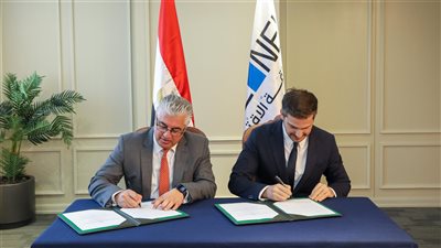 باستثمارات 38 مليون دولار.. توقيع عقود مشروعين جديدين للصناعات الغذائية والمنسوجات بالقنطرة غرب