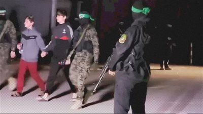 الإفراج عن 1200 أسير فلسطيني.. قيادي بـ فتح يكشف آخر تطورات الصفقة 