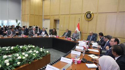 وزير الصناعة: عدم تجديد التراخيص لأي مصنع داخل المناطق السكنية وغير المخططة