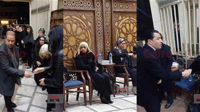 نقيب الموسيقيين وعلي الحجار ومدحت صالح يقدمون العزاء لرئيسة دار الأوبرا المصرية في وفاة زوجها