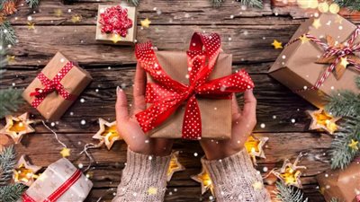 هدايا رأس السنة الميلادية 2025.. 10 أفكار للبنات والشباب بأقل تكلفة