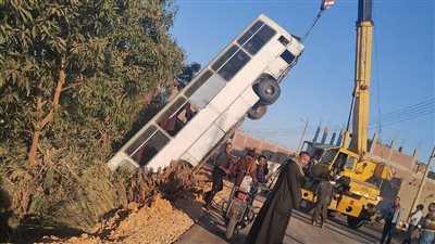 العناية الإلهية تنقذ موظفي مصنع سكر جرجا من الموت بعد انقلاب أتوبيس بهم في ترعة بسوهاج