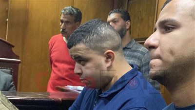 وسط حراسة مشددة.. وصول عصام صاصا وشقيقه لحضور جلسة النطق بالحكم في قضية التوكيل المزور