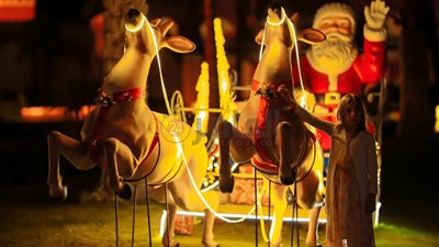 بعربات بابا نويل وأشجار الكريسماس.. استعدادات بفنادق الغردقة لاحتفالات رأس السنة الميلادية| صور