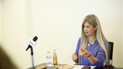 خلي بالك من صحتك.. خبيرة تاروت وطاقة تكشف توقعاتها لـ أحمد العوضي في 2025